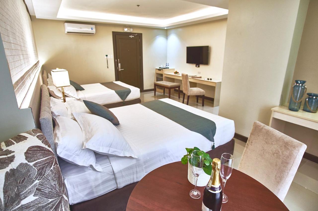 J7 Hotel Iloilo City Εξωτερικό φωτογραφία