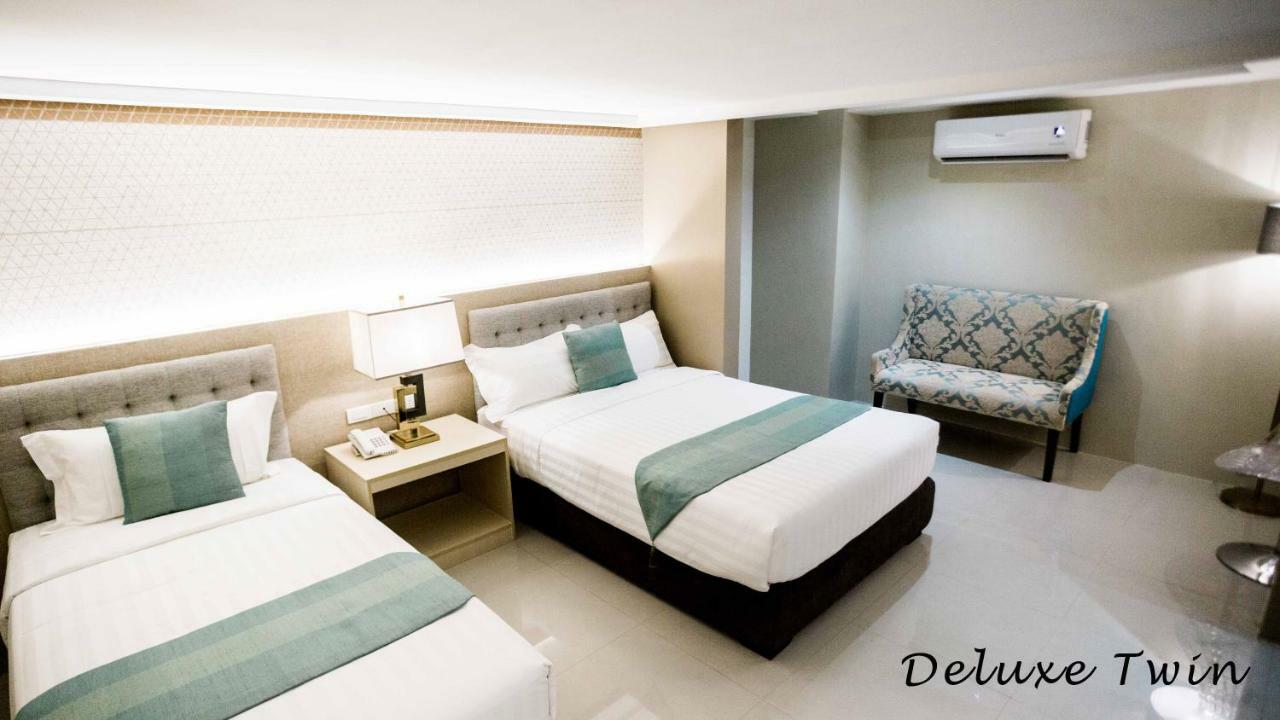 J7 Hotel Iloilo City Εξωτερικό φωτογραφία