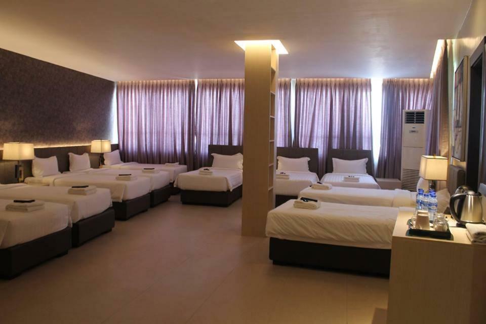J7 Hotel Iloilo City Εξωτερικό φωτογραφία